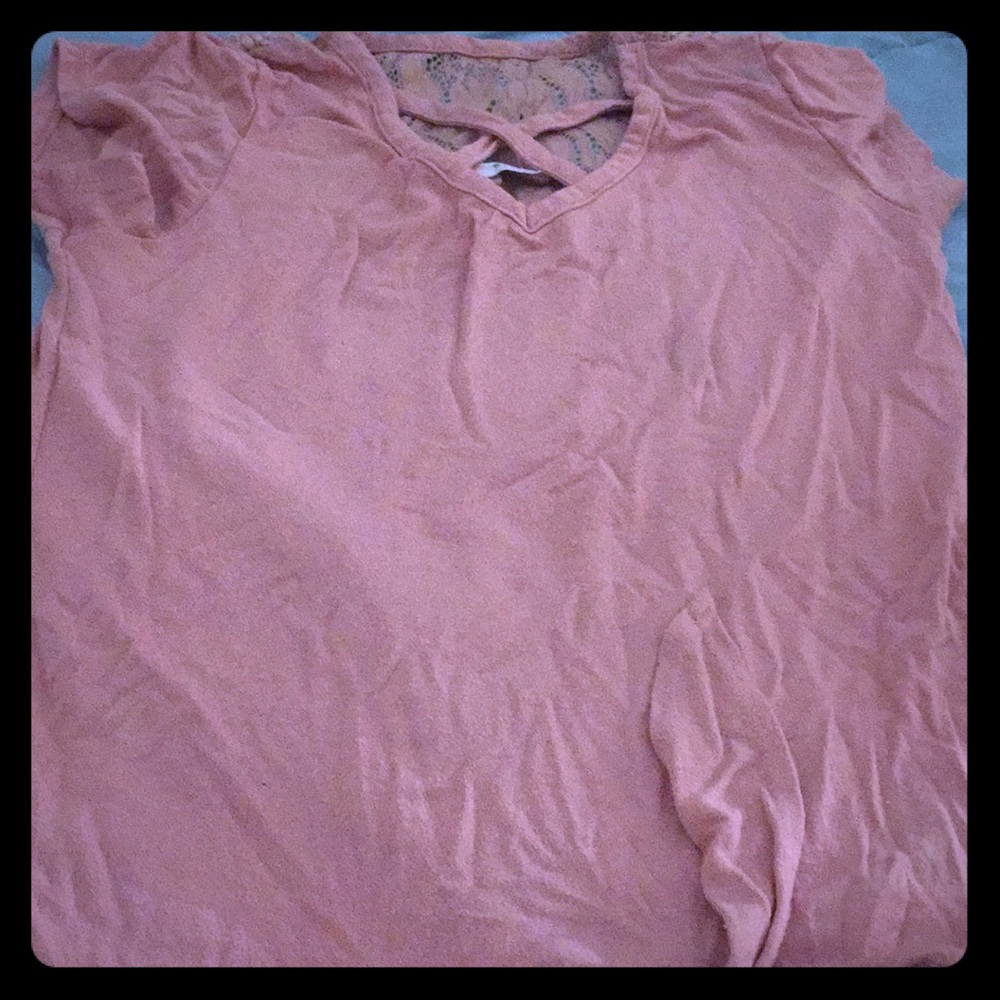 Lacy neck crossed shirt